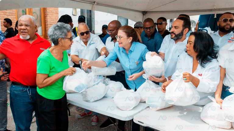 Carolina Mejía lleva operativos médicos a distintos sectores