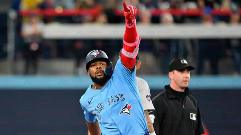 Vladimir Guerrero Jr. rompe su sequía de jonrones en la paliza de los Azulejos