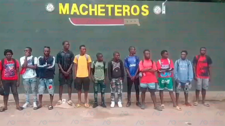 Ejército detiene a 14 indocumentados tras accidente de vehículo vinculado al tráfico de migrantes en Valverde