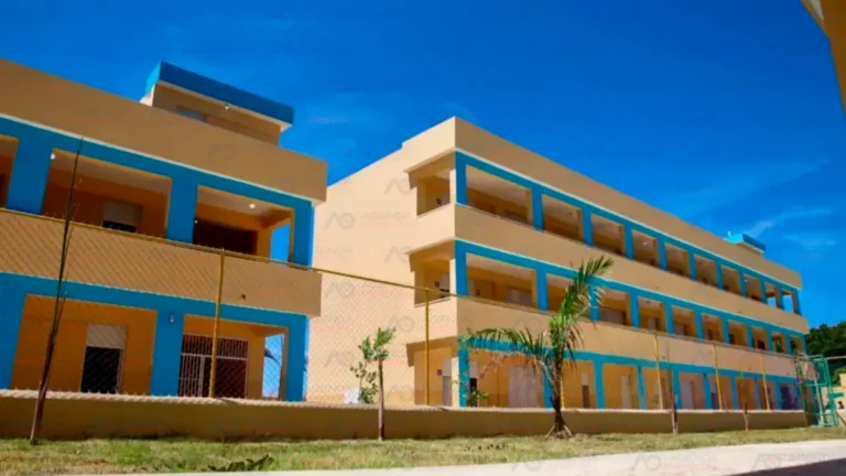 Padres y personal del Centro Educativo Enriquillo denuncian presuntos maltratos y solicitan intervención de las autoridades
