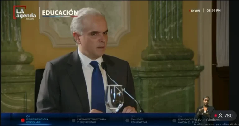 Ministro de Educación informa que el Gobierno depositó Bono a Mil a 483,862 familias