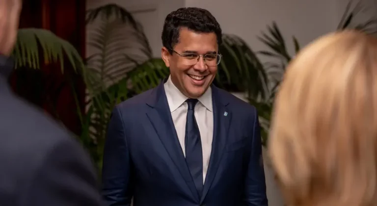 David Collado queda como único ministro sobreviviente del gabinete original de Abinader