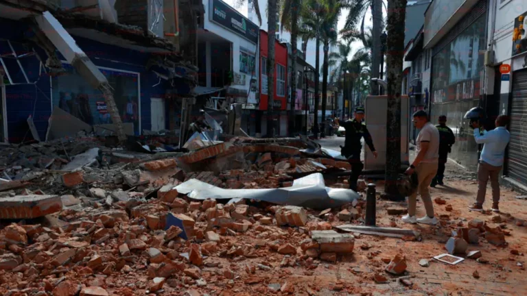 Sube a 71 los muertos por terremoto en Colombia; declaran “desastre nacional”