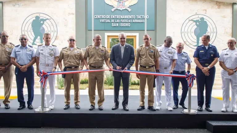 Presidente Abinader reafirma compromiso de fortalecer las Fuerzas Armadas hasta el último día de su gestión; muestra de ello es la puesta en funcionamiento del moderno Centro de Entrenamiento Táctico Virtual