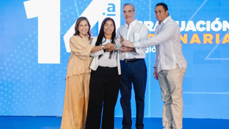 Luis Abinader encabeza graduación de 1,152 jóvenes de Oportunidad 14-24 en la Región Sur