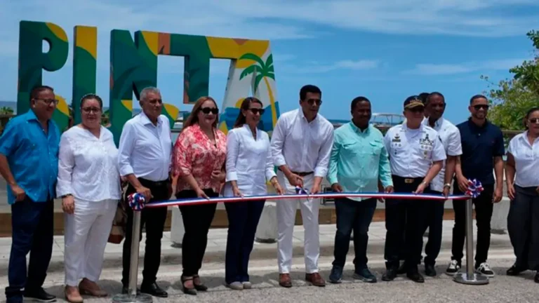 David Collado inaugura parador fotográfico en Punta Rucia con inversión de RD$10.8 millones