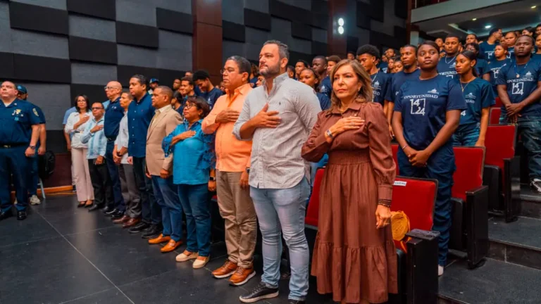 Gabinete de Política Social acerca a jóvenes de Barahona a las oportunidades de la ciencia y la tecnología