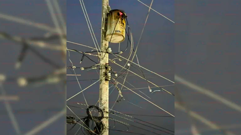 Denuncian que Batey 7 de Independencia lleva 15 días sin servicio eléctrico