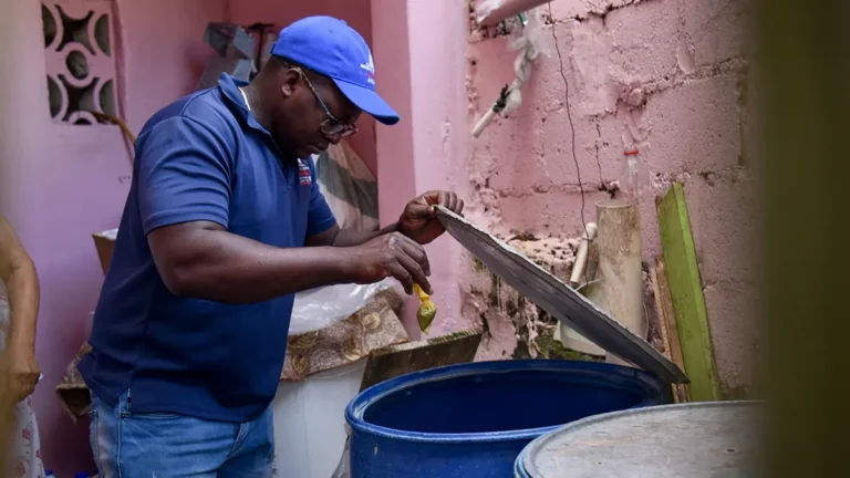 Salud Pública refuerza acciones contra el dengue y llama a eliminar criaderos desde el hogar