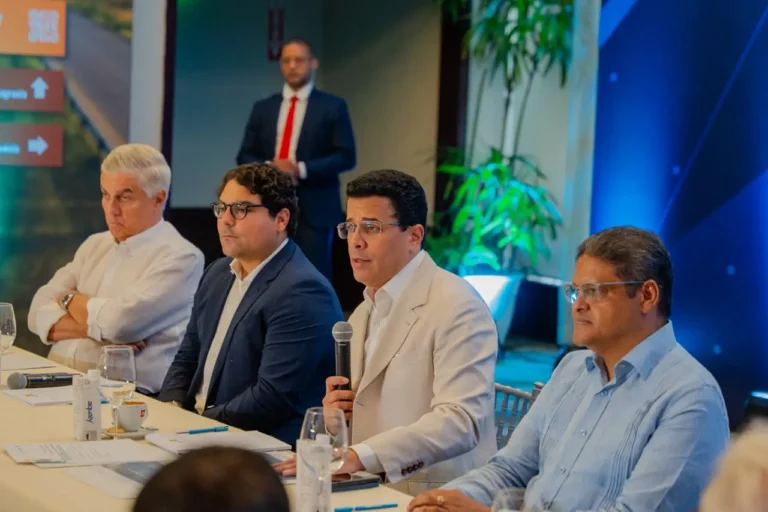 Turismo y RD Vial lanzan plan nacional de señalética turística