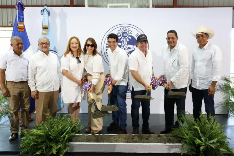 Wellington Arnaud deja iniciados trabajos de ampliación alcantarillado sanitario de Luperón, Puerto Plata