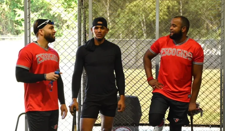 Sócrates Brito y John Gil se reportan a los Leones
