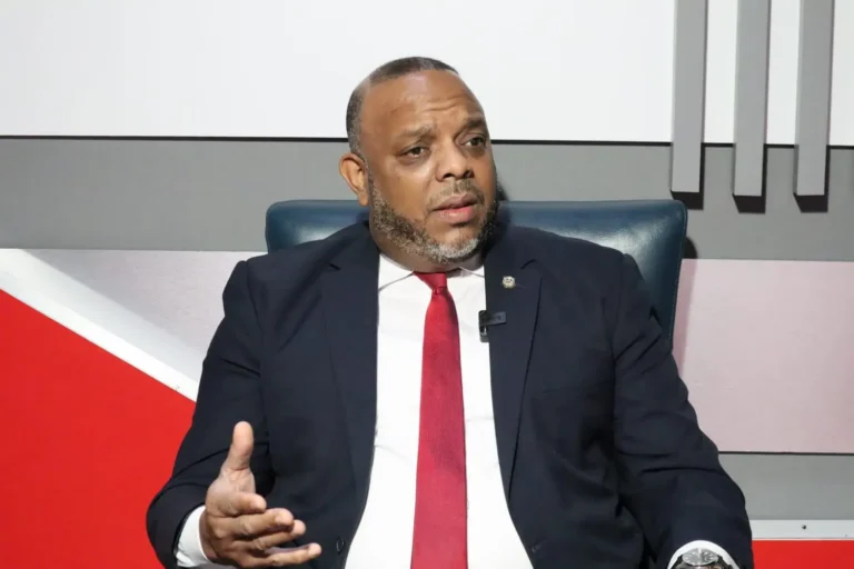 Luis Henríquez respalda suspensión de consulta y llama a la unidad y madurez partidaria