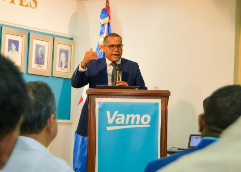 Lanzan movimiento social VAMO en Santo Domingo Este