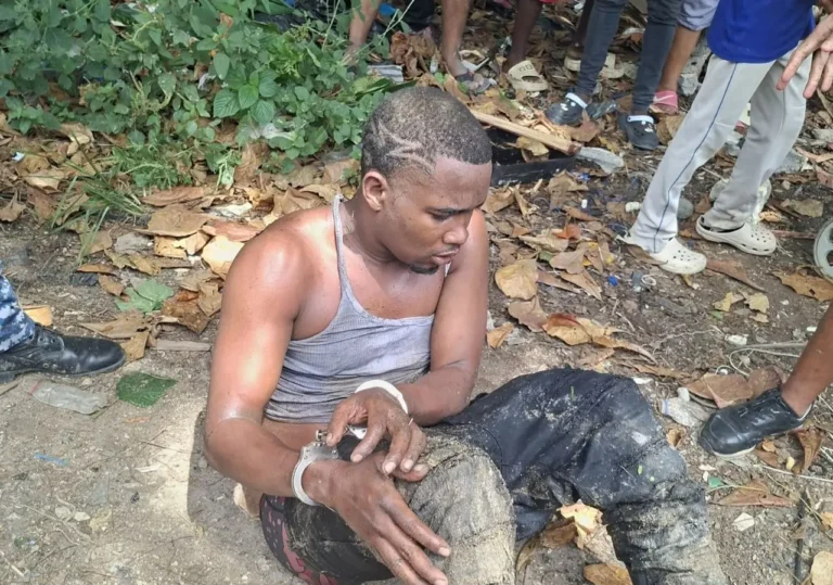 Dos reconocidos delincuentes resultan heridos en acción legal, tras agentes preventivos impedir intento de asalto en Villa Mella, SDN