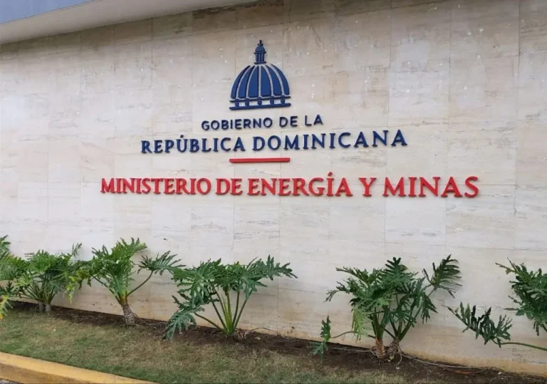 Empresa mexicana multada por RD$250 millones y señalada en auditorías gana contrato millonario de Energía y Minas; denuncian posible adjudicación superior a US$50 millones