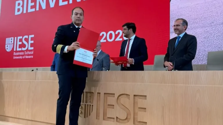 Capitán de Navío Miguel Ángel Mariñez Comprés, ARD (DEMN), participa en Programa de Liderazgo para la Gestión Pública del IESE en España