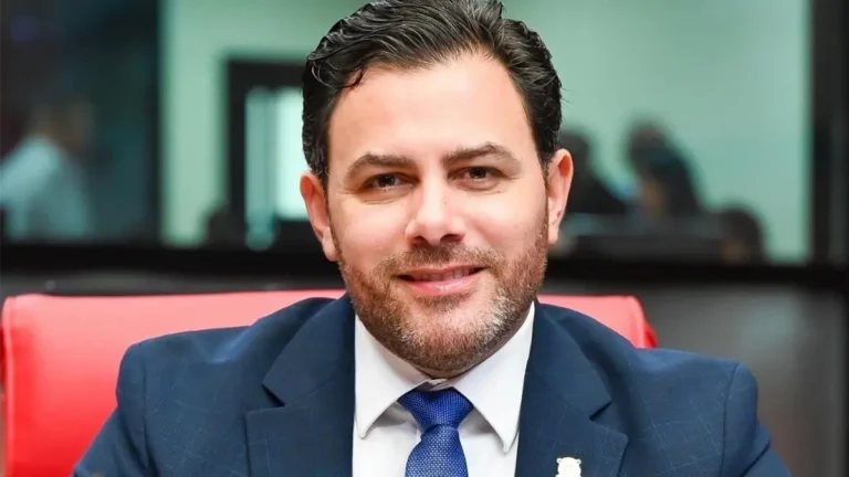 Senador Aneudy Ortiz deposita proyecto de ley para regular la seguridad de los juegos mecánicos y atracciones de diversión en República Dominicana