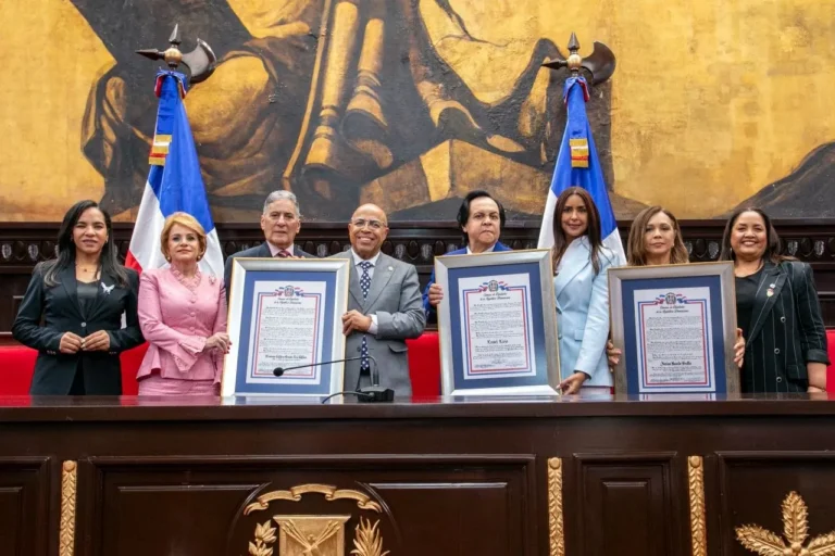Cámara de Diputados reconoce a Niní Cáfaro, Leonel Lirio y Janina Rosado,  por sus destacadas trayectorias en el país
