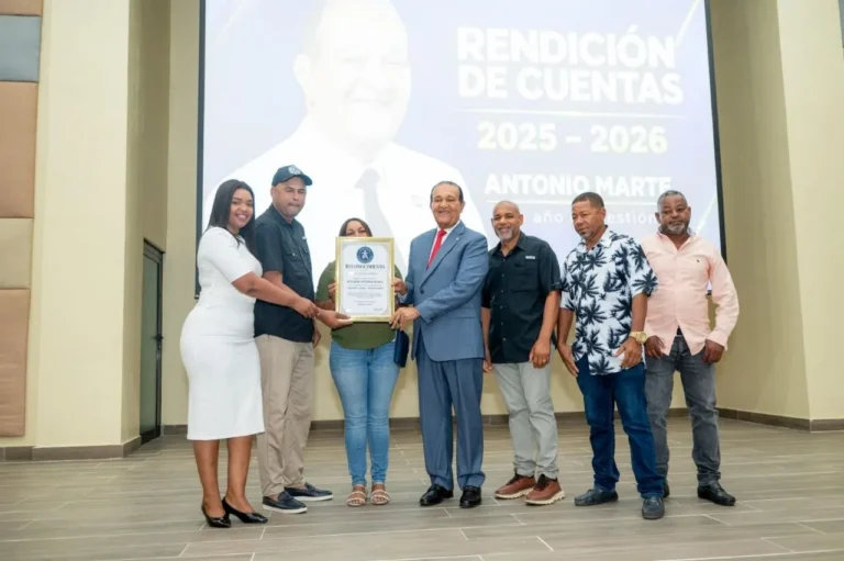 Senador Antonio Marte rinde cuentas y resalta transformación histórica de Santiago Rodríguez