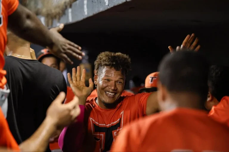 Toros del Este superan 8-5 a las Estrellas Orientales en el último partido de pretemporada